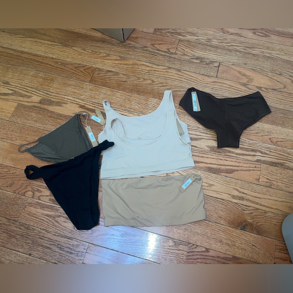 SKIMS Intimates & Sleepwear Skims Lot Skims Shapewear Skims Bras